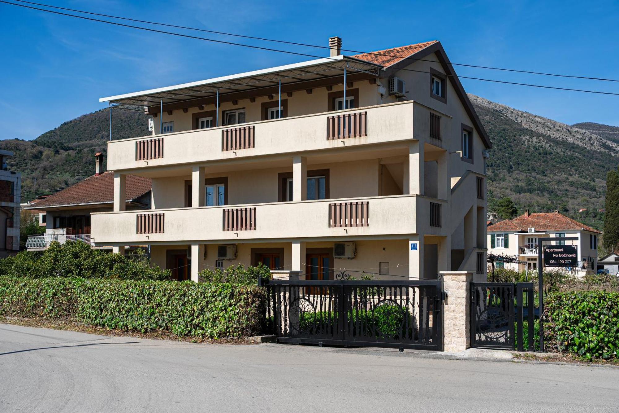 Apartments Ivo Bozinovic Тиват Экстерьер фото